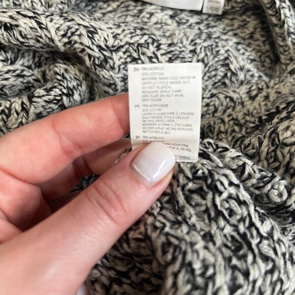 RD Style Black & White Knit Turtleneck Sweater Size Large - Picture 3 of 5